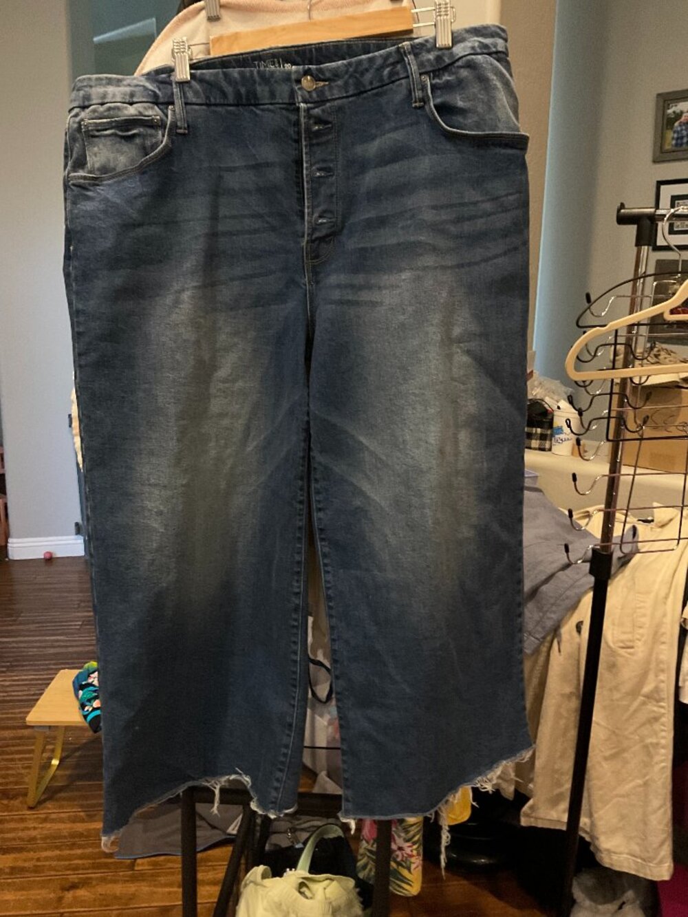 Time and Tru High Rise Wide Leg Crop Jeans | Medium Wash | Raw Hem | Size 20
